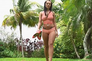 美国公狗和美女进行性胶配级毛片 Porn